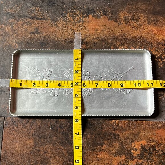 Lot of 4 Vintage Silver Plated and 2 Aluminum Serving Trays/Platters/Bowl - Picture 5 of 15